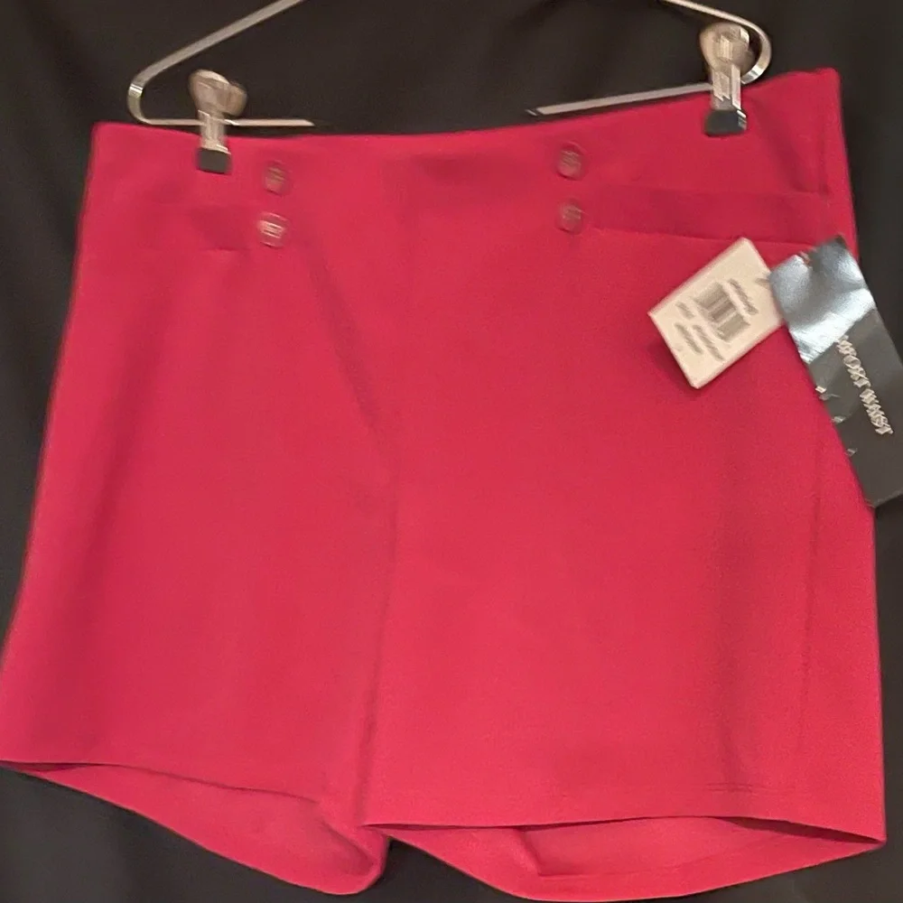 MIXED BERRY Women's Shorts